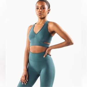 Alphalete Stratus Teal Sports Bra